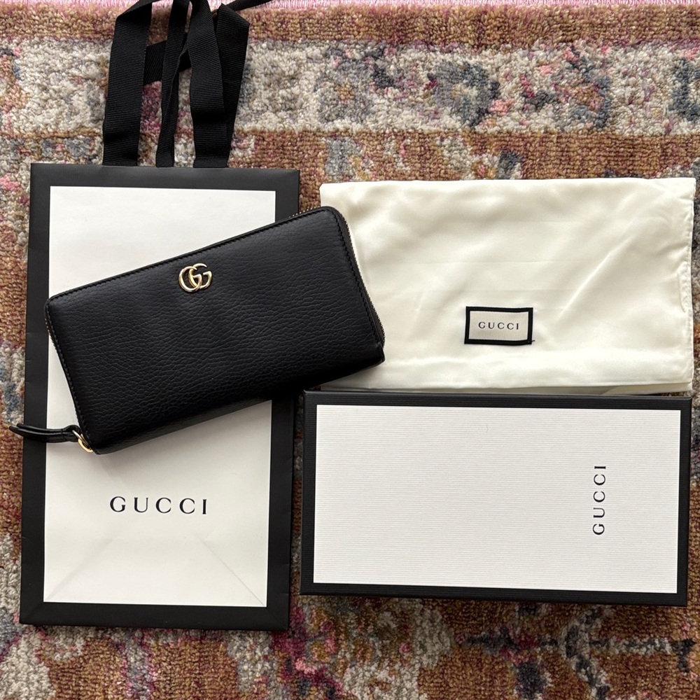 Gucci GG Marmont Black Leather Wallet